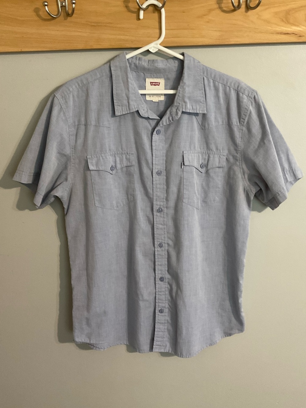 Levi's Men's Classic Western Athletic Fit Short Sleeve Button-Down Shirt - Large